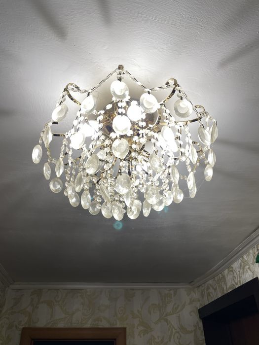 Продам люстры в хорошем состоянии