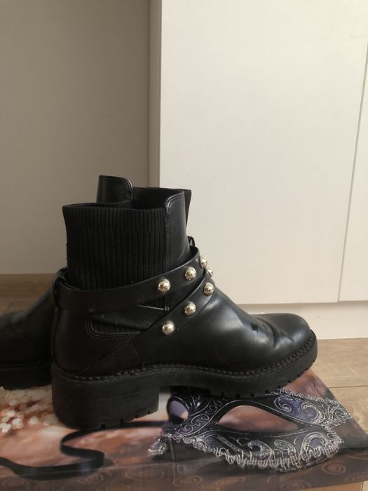 Дамски черни кожени боти STRADIVARIUS