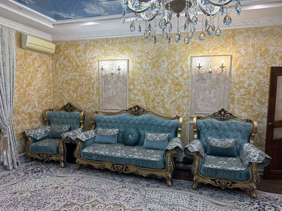 Диван и два кресла