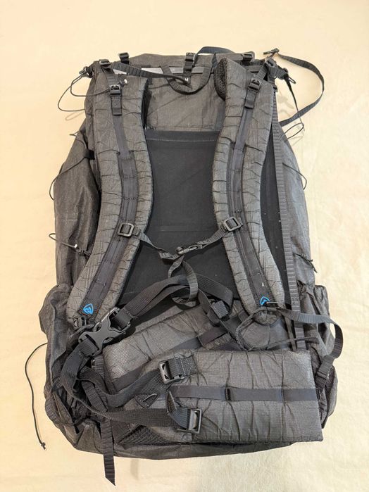 Продавам ултра лека туристическа раница ZPacks Arc Haul Ultra 70L, Medium, 660 грама