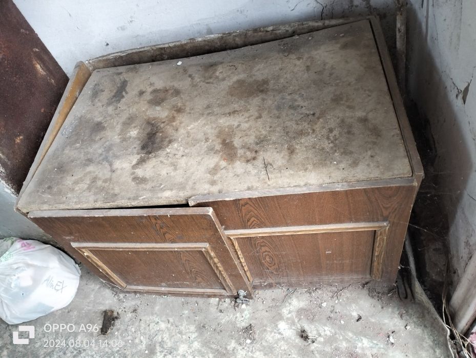 Отдам даром старый мебель на дрова