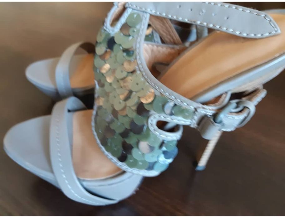 Босоножки L.A.M.B натуральные