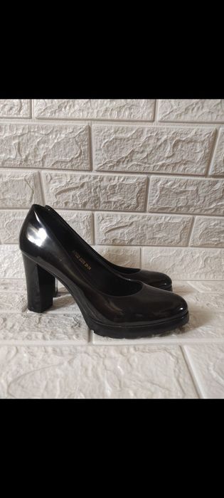 Продам разную обувь