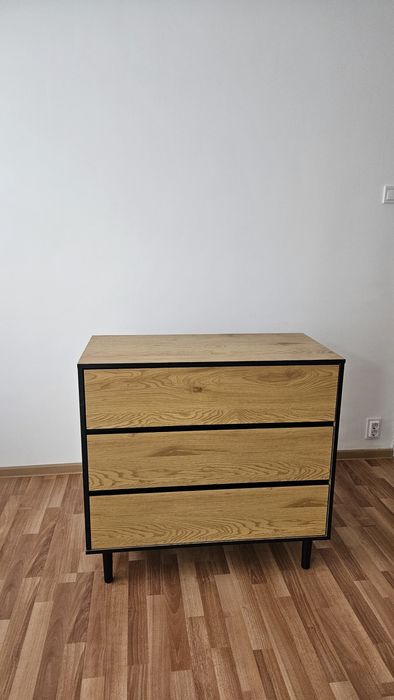 Comodă ODENSE – 3 sertare, stejar cald/negru