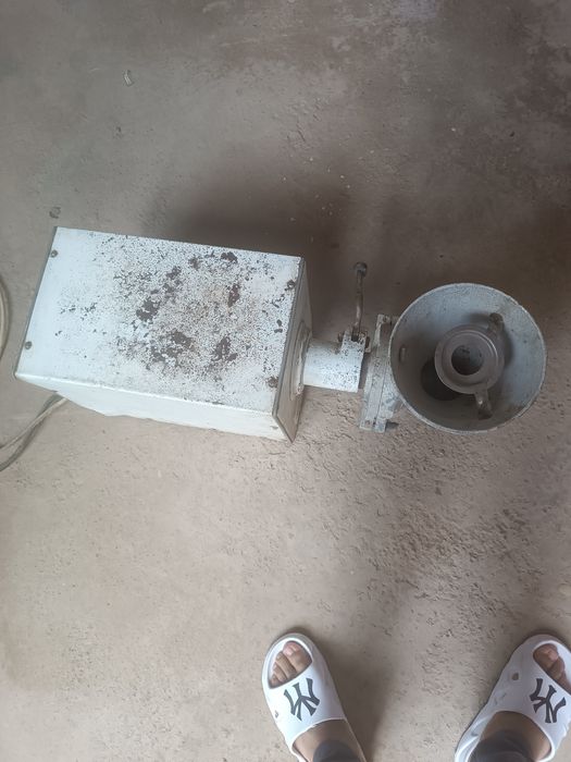 . мясарубка 380 холати зур лагмон чикарадиган насаткаси хам бор шлиди