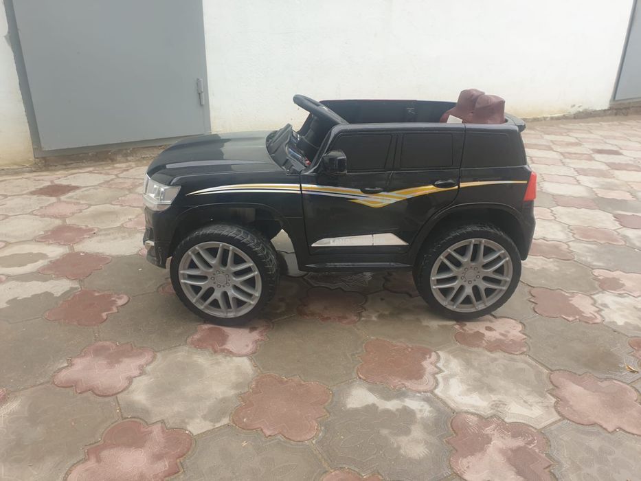 Машина Land Cruiser