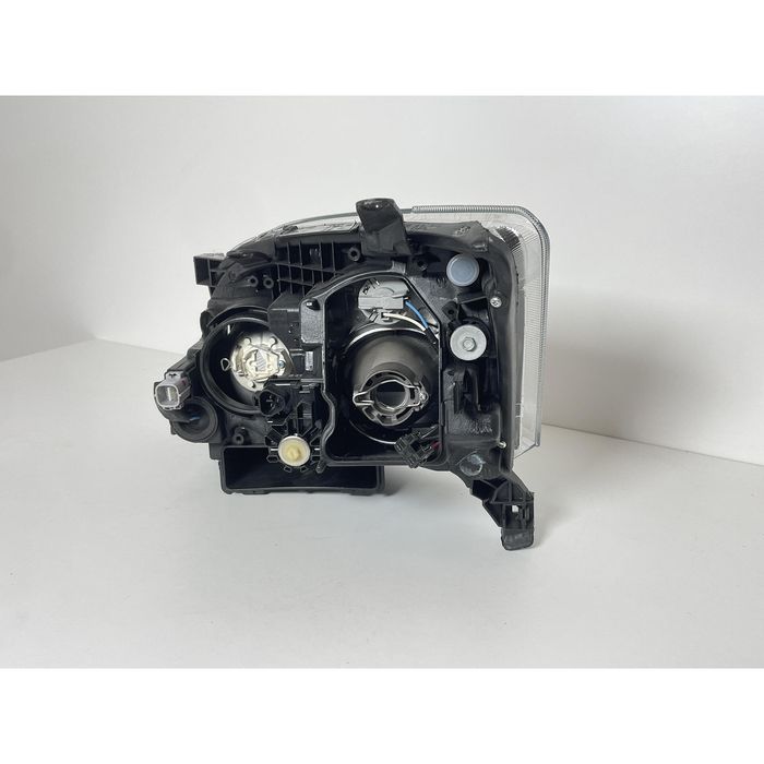 Десен фар за toyota avensis t25 - 81130-05192