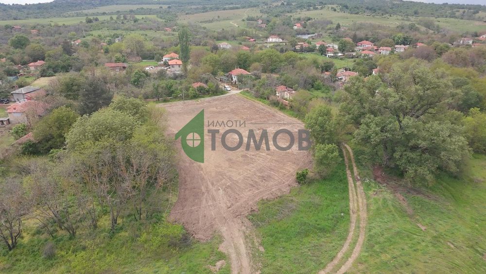 Парцел с отлична инвестиционна възможност в село Марково