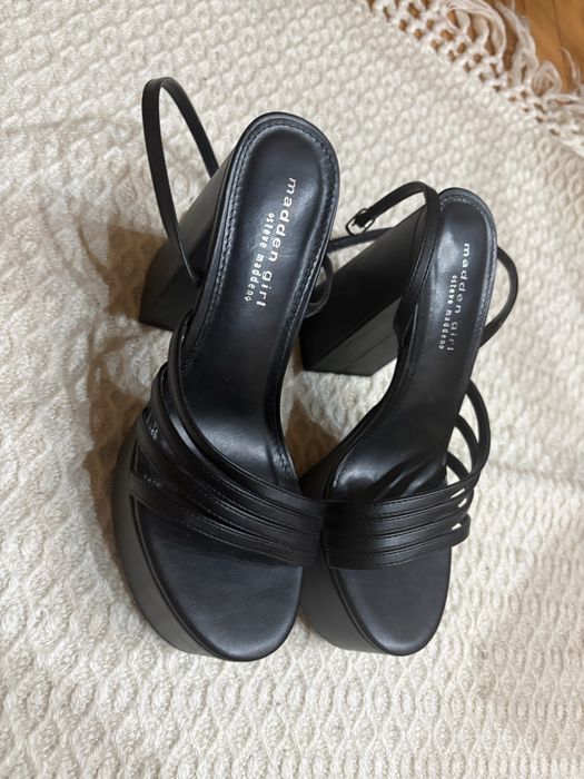 Високи обувки, нови