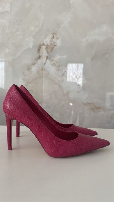 Zara цикламени обувки на висок ток