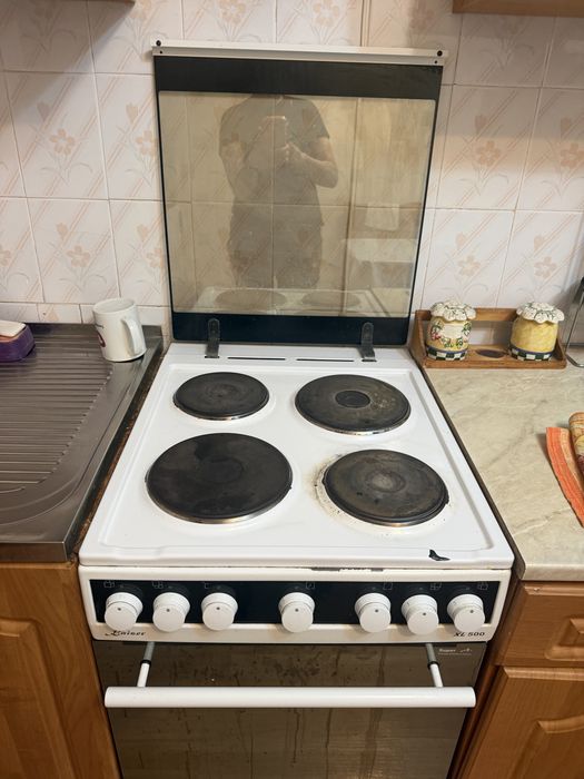 Продается электрическая плита