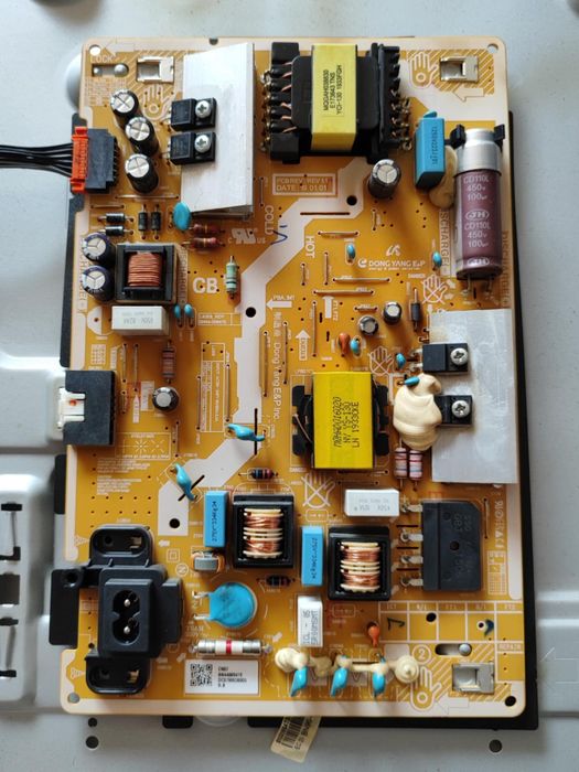 Main board BN94-14136D от TV SAMSUNG QE43Q60RAT