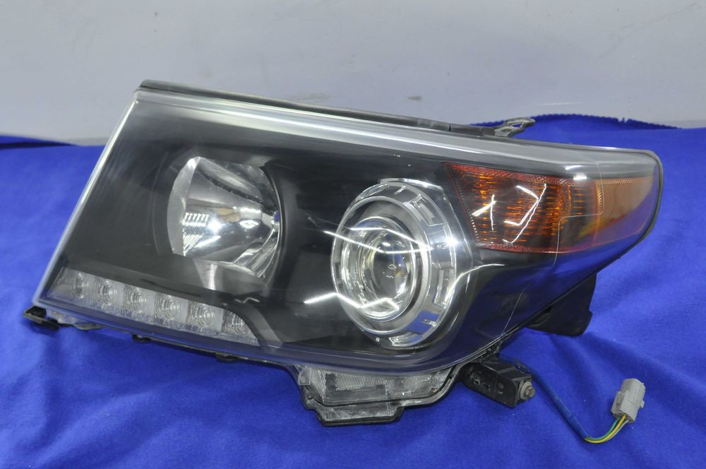 Фара Toyota Land Cruiser 200