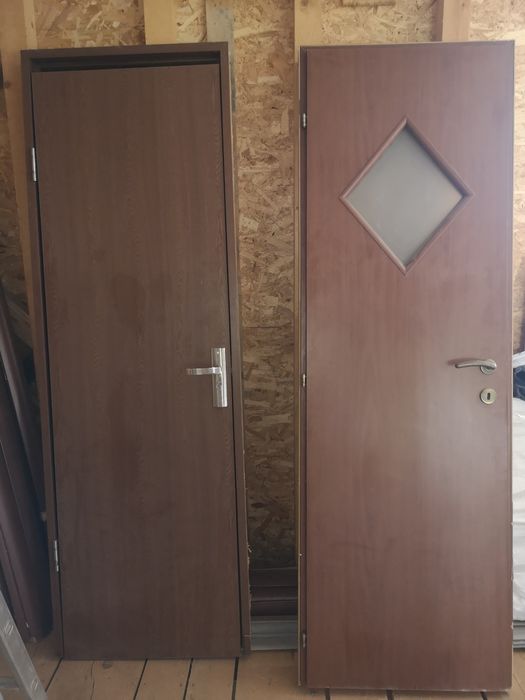 Vând Ușă lemn baie