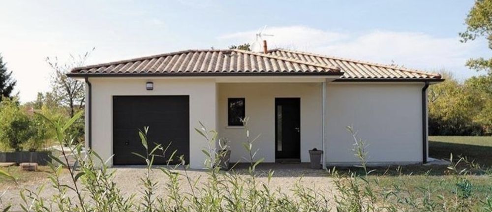 Vând case pe structura metalica