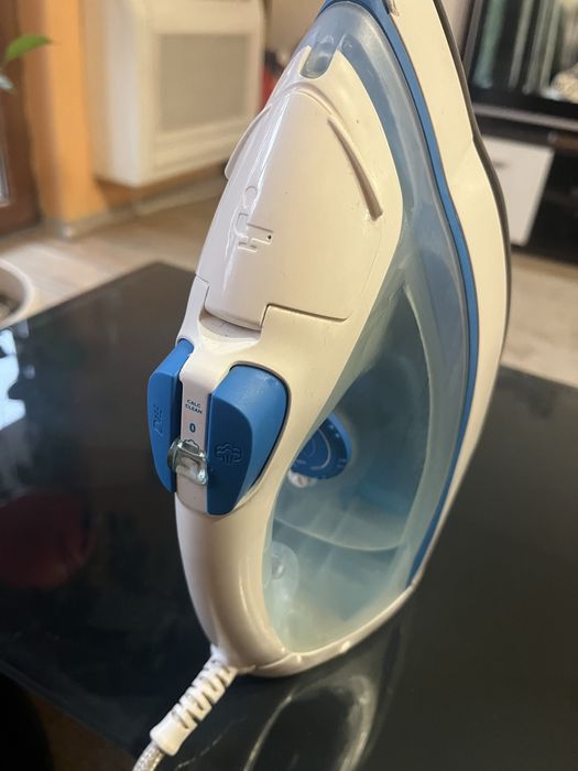 Парна Ютия Philips GC2810