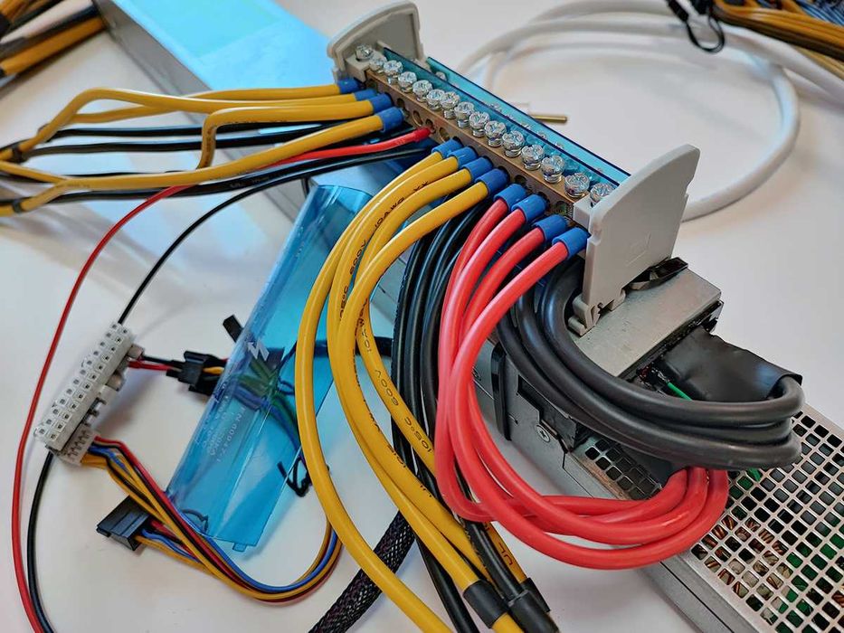 Професионално ОКАБЕЛЕНО Майнинг сървърно Захранване HP 2400/2450W