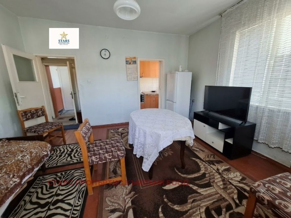 Продажба Етаж от къща гр. Варна - Аспарухово 110m² и двор 110m²