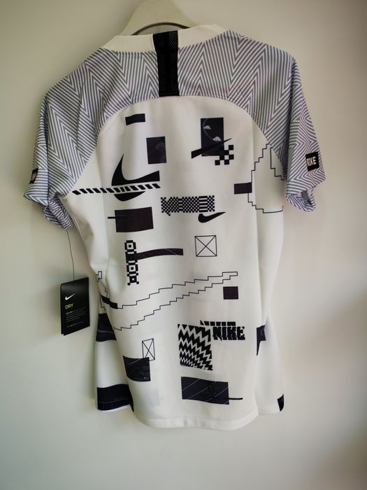 Дамска тениска Nike Dry History Month