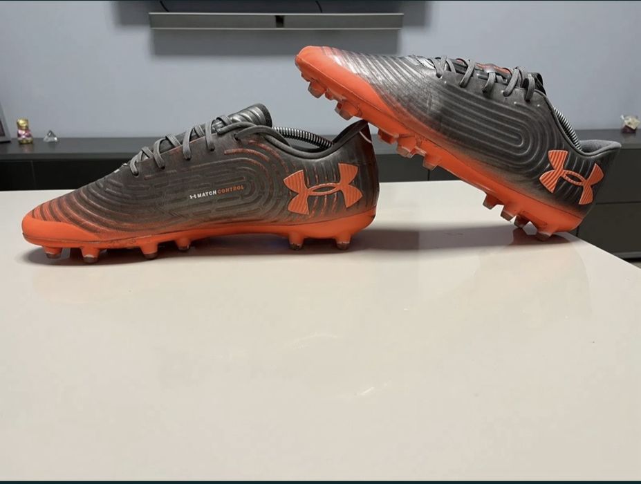 Бутонии Under Armour.