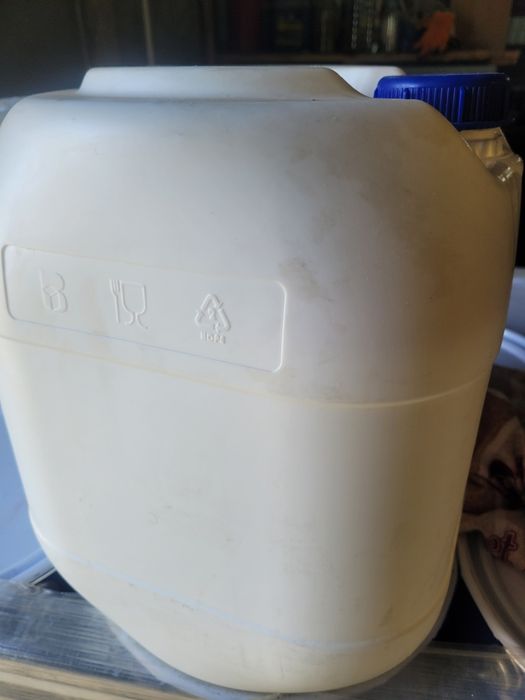 Канистры 20 л. Б/у