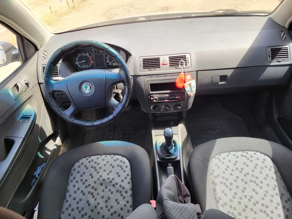 Bara fata /Capota motor/Faruri Skoda Fabia 1 an2007 1.2 B BMD