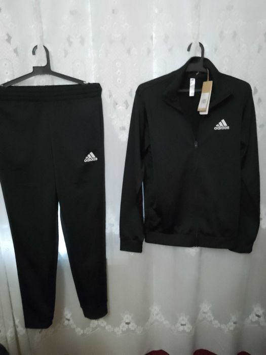 Adidas нов черен екип с етикети