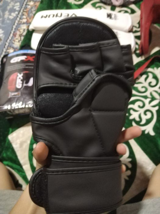 Спорт перчатки футы шлем