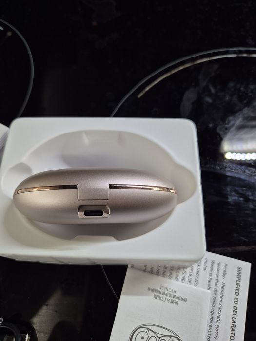 Блутут слушалки.