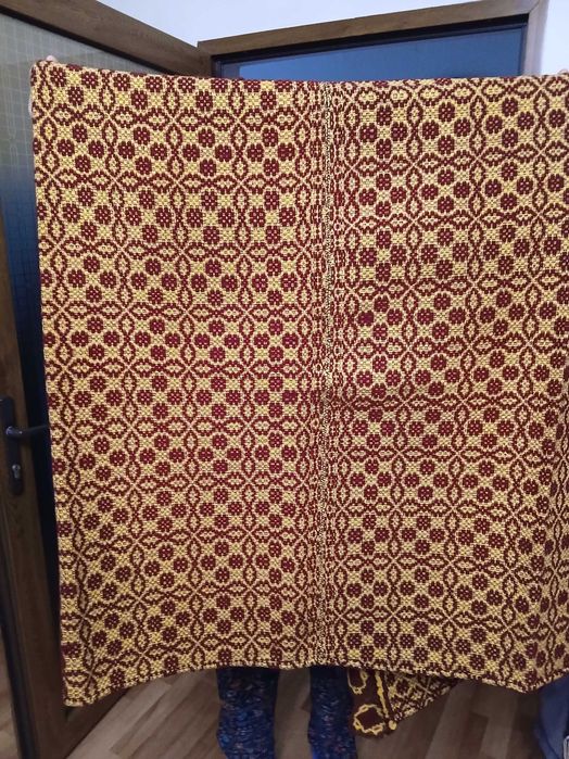 Vand cuvertura cu modele traditionale