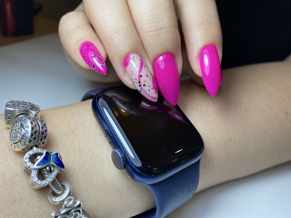 Маникюр и педикюр