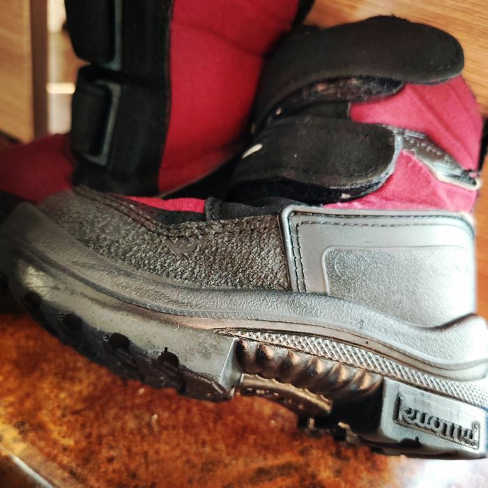 Обувь на девочку, кроссовки