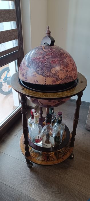 Глобус за бутилки - мини бар