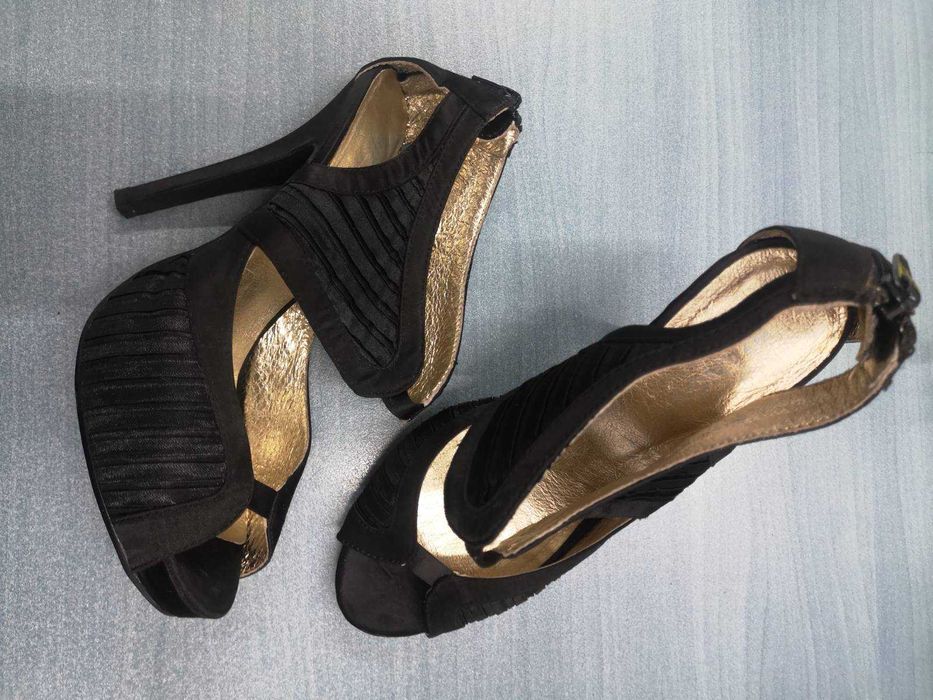 Маркови обувки на ток