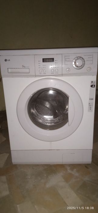 Продам стиральную машину LG 5кг.