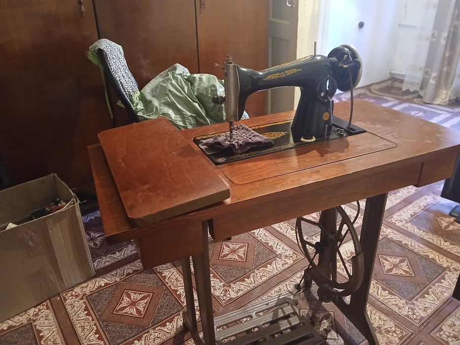 Продам швейную машину советскую