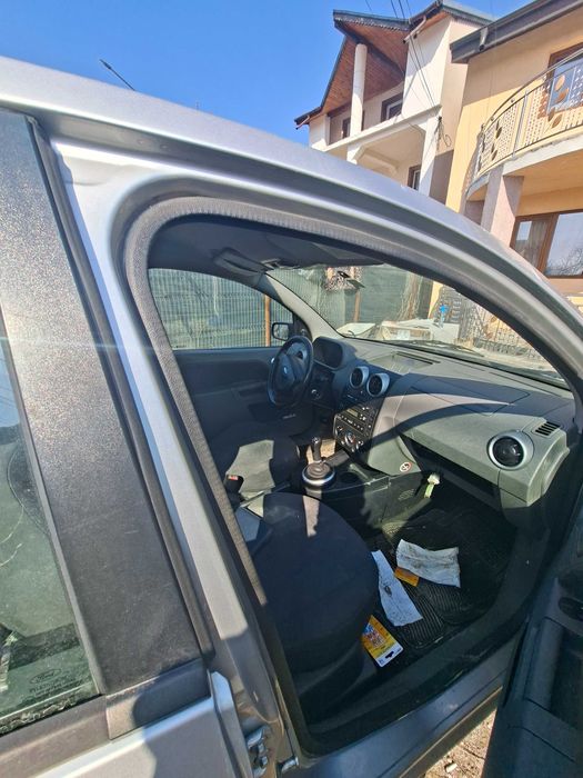 Ford fusion 1.4 benzina demzebrat