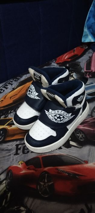 Продам ботинки 29р