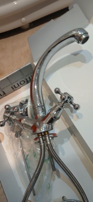 Смесители за баня к-кт мивка и биде