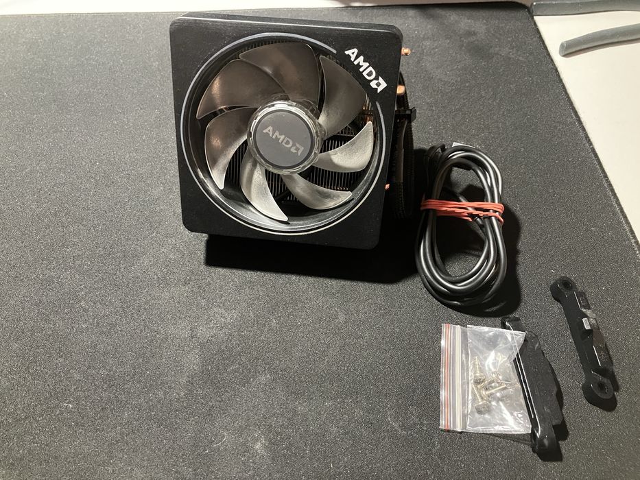 Cooler procesor AMD WRAITH PRISM S4 RGB