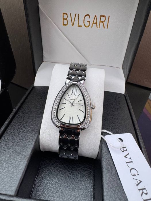 Женские часы Bvlgari, в подарочном каропке, на 8 марта