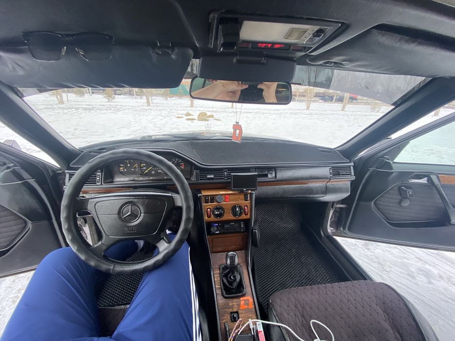 Продам мерседес 124