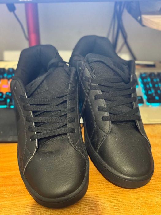 ПРОДАМ DC Shoes 45 размер (Новые)