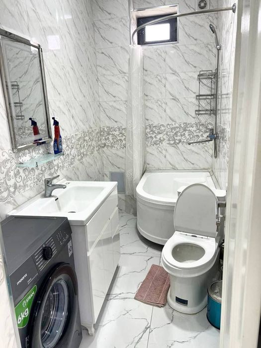 Яккасарой , Kosmonavtlar” –метроси якинида жойлашган янги уй
Кенг ошхо