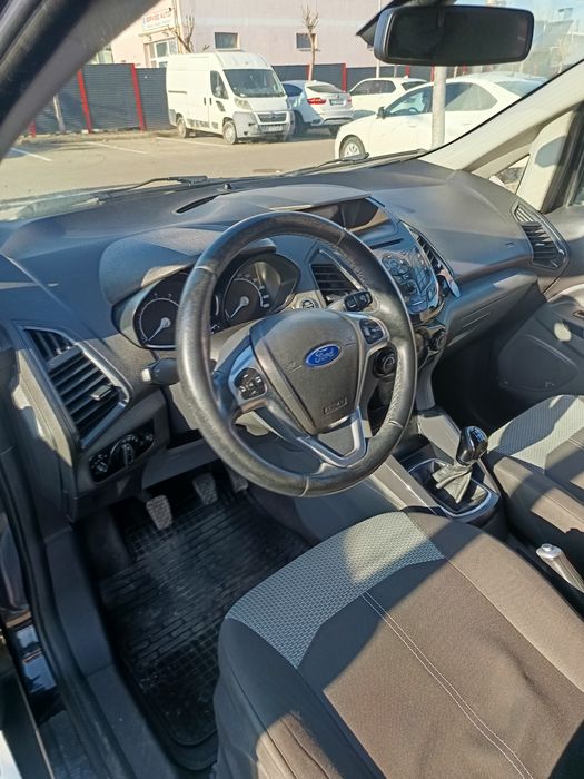 Vând Ford EcoSport