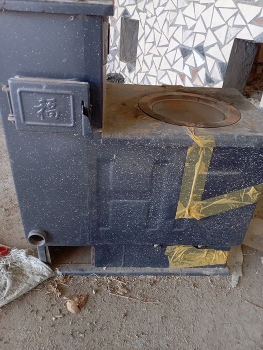 Pechka ishlatilmagan 300kv metr isitadi