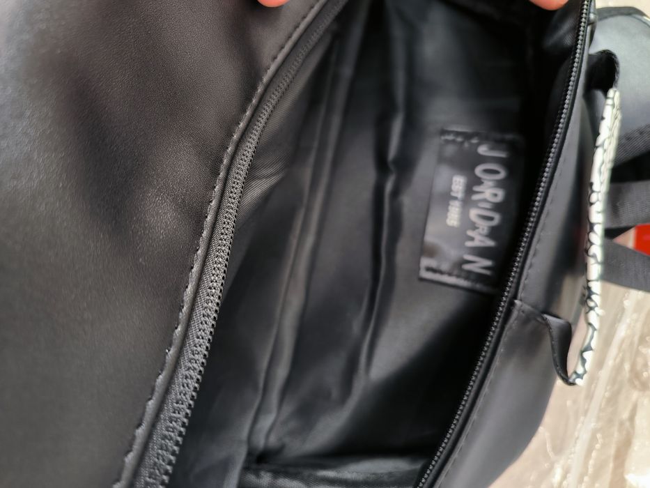 Продам новые рюкзаки Jordan