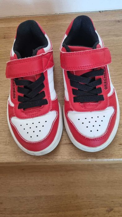 Adidasi baieti Skechers mar 27