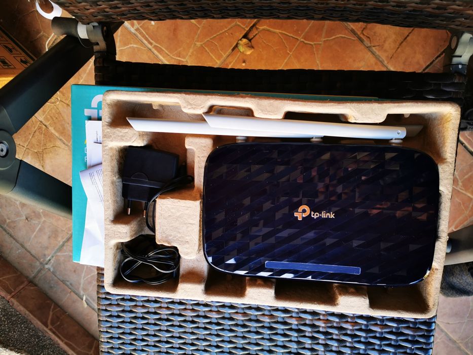 Vand router wifi Tp-link AC750 folosit foarte putin perfect functional