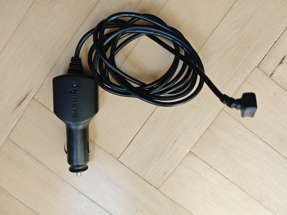 Продавам GPS навигация Garmin Nuvi 154LMT.